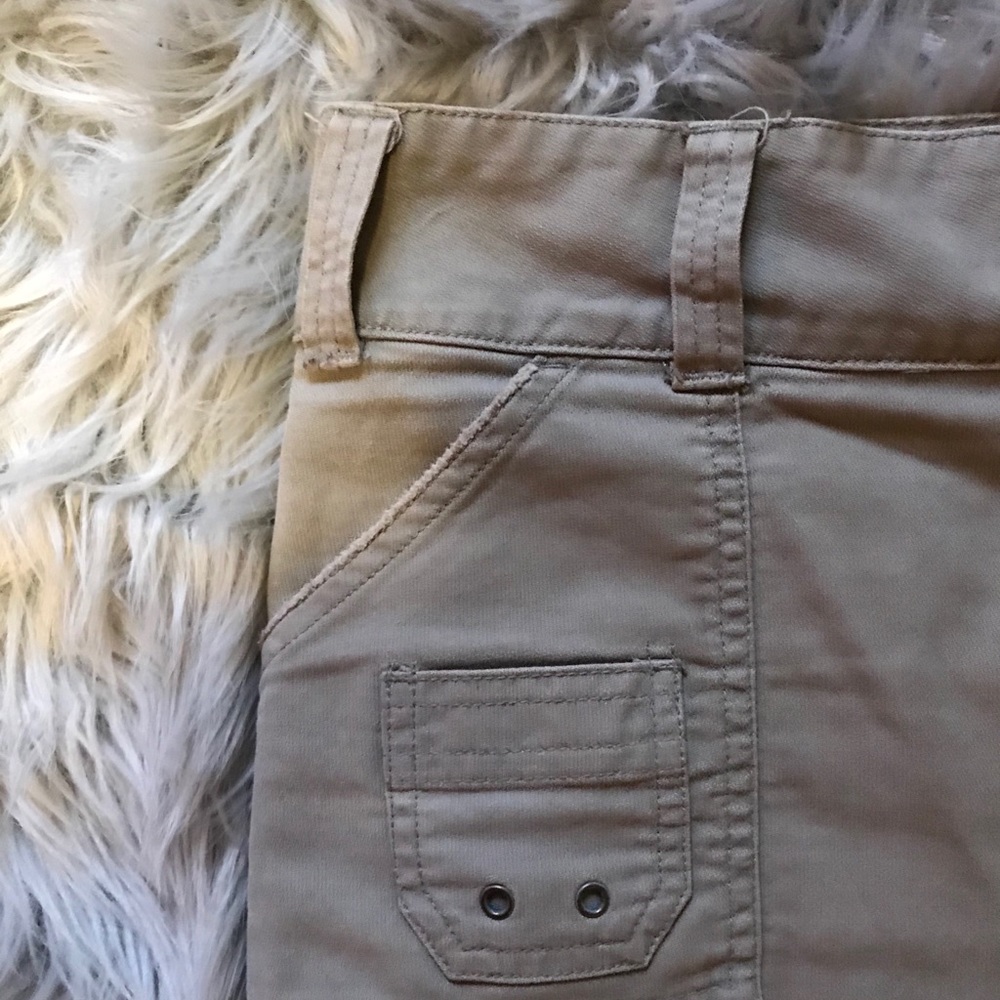 Short skirt - Picture 3 of 5